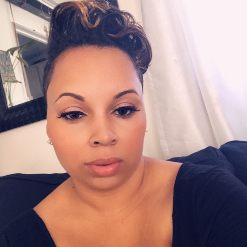 Meet your Posher, Desiree